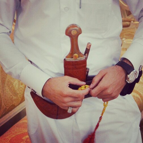 ‏‏قَمّةَ آلآنَآقہْ أَنّ يَكُوُنْ آلأنَسَآنْ بَاهٌظ آلكرَآمَة حَلِيِم النَفَس غَنِي آلأخَلآق