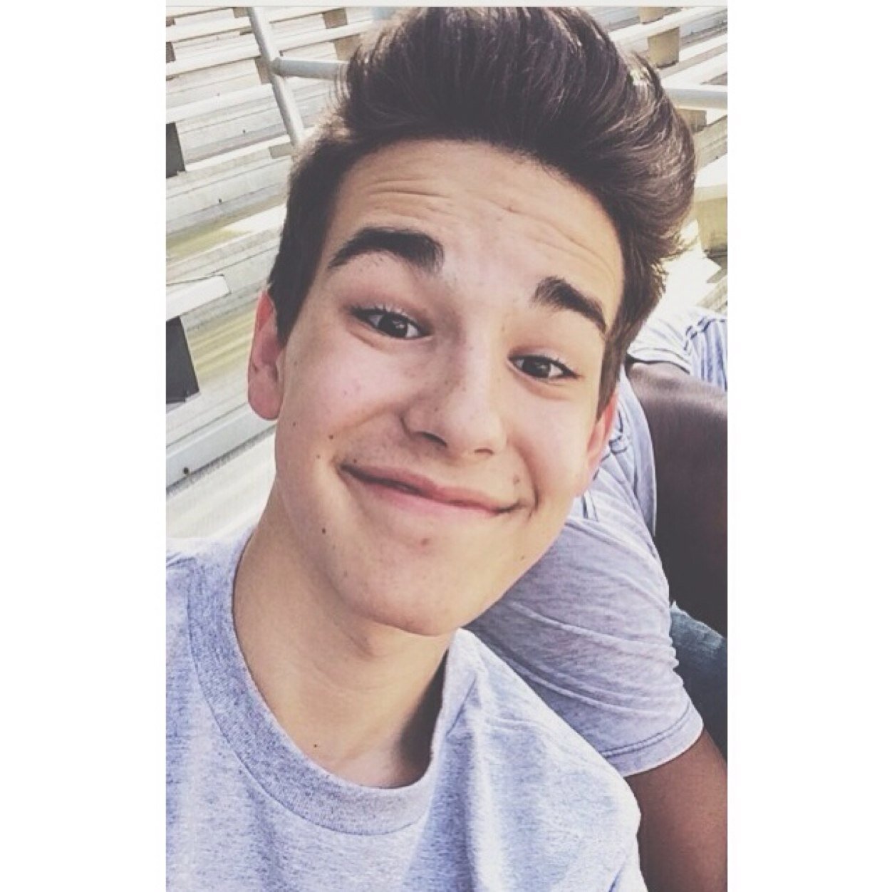 fangirling over some boys I stalk on the internet in 140 characters or less☼ 0/12
