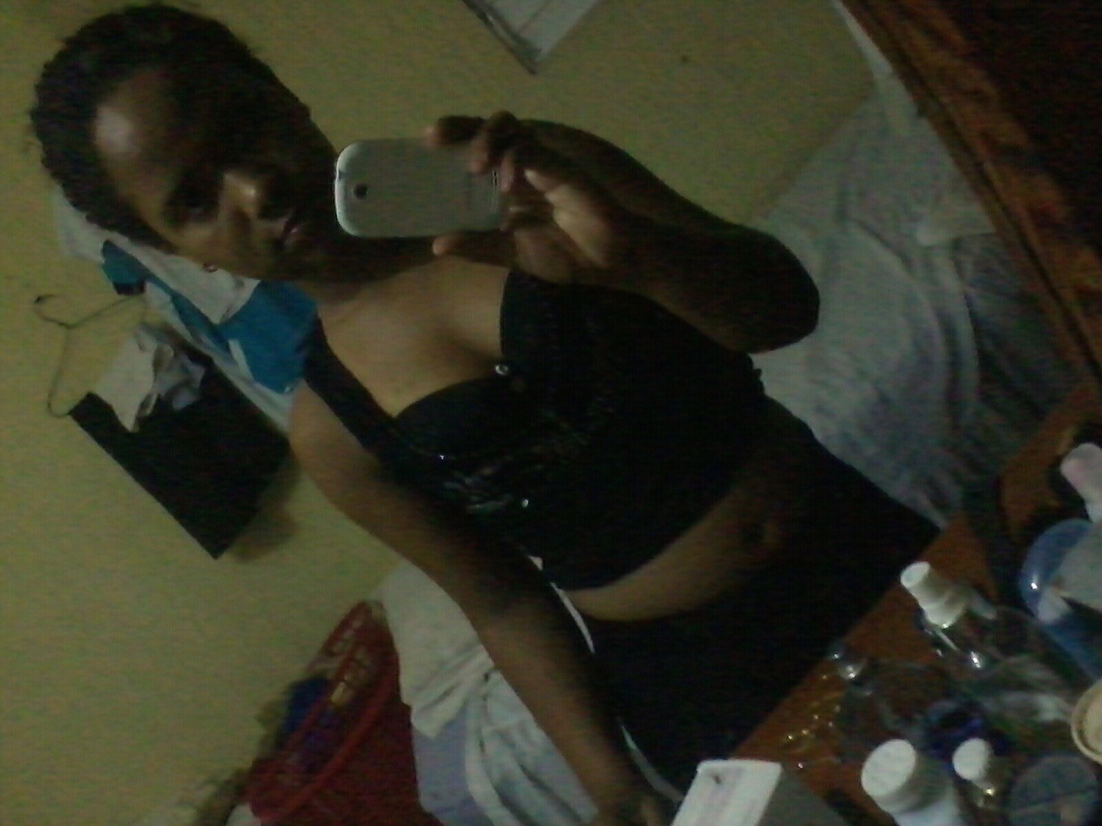 Es. Mejor estar sola mmmm me. Ssiento bien asi