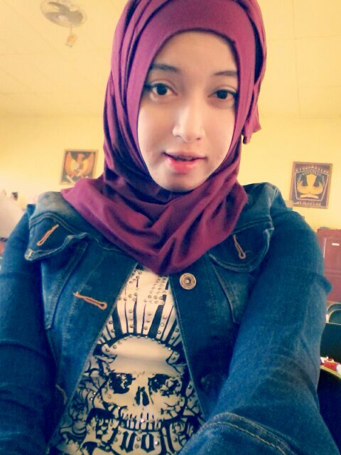 IYhooana's profile picture. Dealer PT Barito Berlian Motors Mitsubishi & Mahasiswi Stie Pancasetia Banjarmasin (Akutansi)