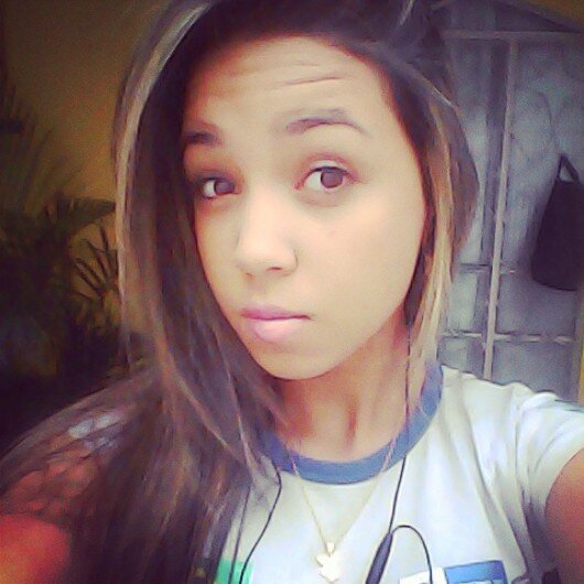 Simply by fanatical @justinbieber. The girl who would do anything to see him personally or just be followed by my biggest idol. Brazilian proudly chest .