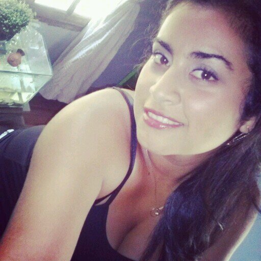 Quien te lastima te hace mas fuerte y quien te critica te hace mas grande!!!