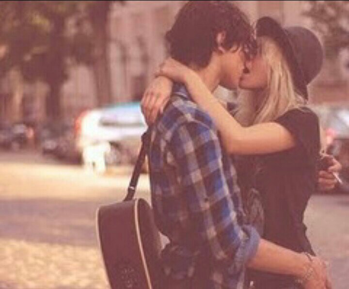 //eres chico tienes novia y la quieres enamorar aun mas? sigue nuestros pasos y podras ver como piensa ella//