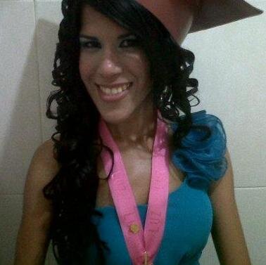 Contador Público... Enamorada de la Vida..♥ Con Dios Todo sin El nada...