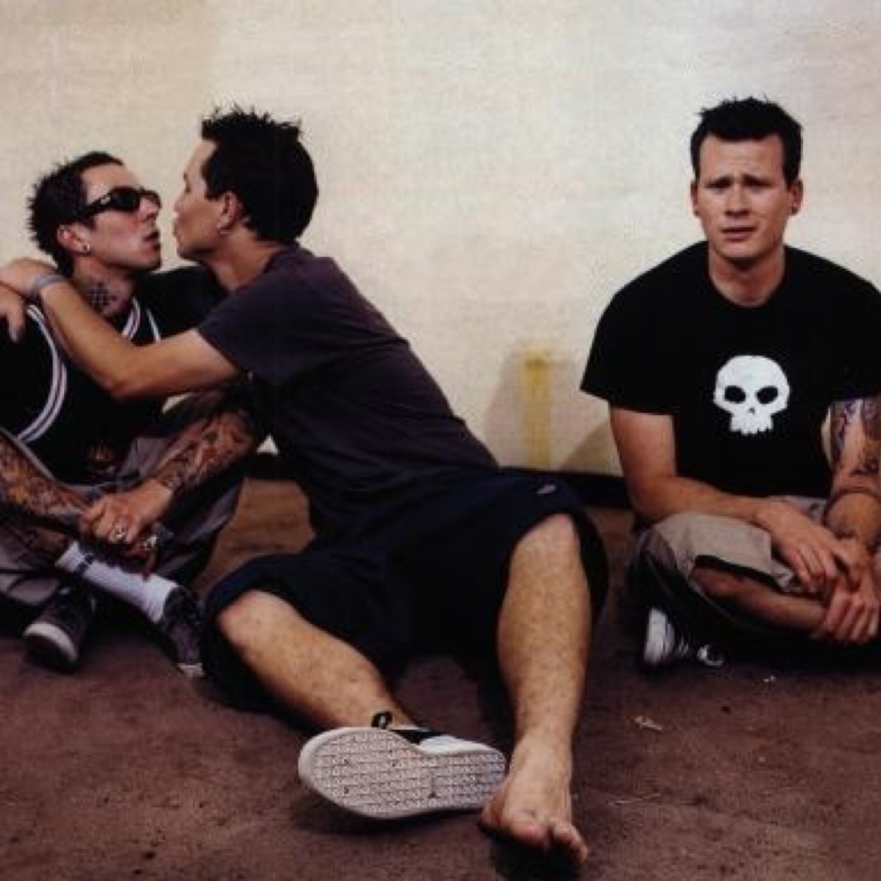 Twitteraccount for blink-182 fans. Follow for lyrics and news about the best band in the world! #182family