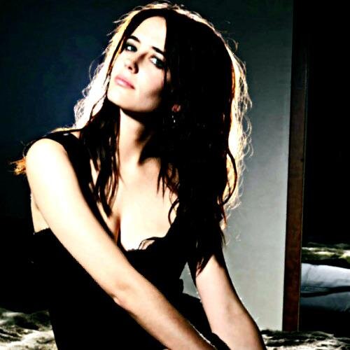 AnneTheSiren's profile picture. The blue eyed man with the hat came and offered me a new life. Now under my song I can tempt a mortal to much sin. (RP Account)