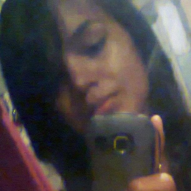 Si nada me salva de la muerte, al menos que el amor me salve la vida.....:(luv.._n_