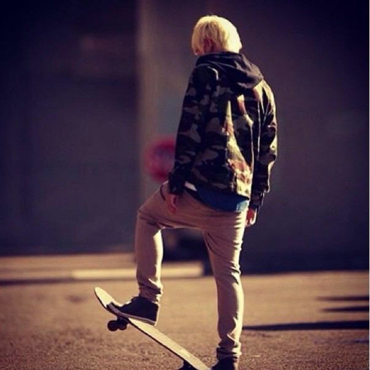 勇斗 硝酸銀水溶液と塩化ナトリウム水溶液を混合すると 銀イオンag と 塩化物イオンci が反応して 塩化銀agciの白色沈殿が生じる 化学反応式およびイオン反応式で表すと 次のようになる Agno3 Naci Agci Nano3 だれかぁあたすけてくれぇえ 泣