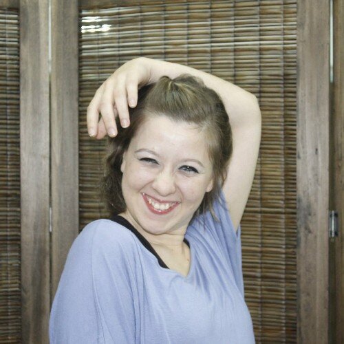 Bailarina, profesora de danzas, coreografa