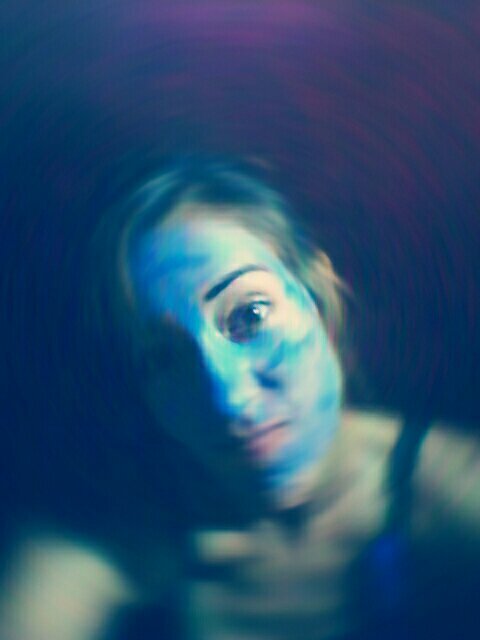 juliacarossella's profile picture. Living is easy with eyes closed...