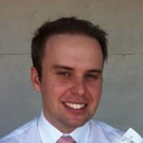 I am a user experience (UX) designer based in sydney with a background in Graphic/web design. I solve problems using design thinking and lean methodologies.