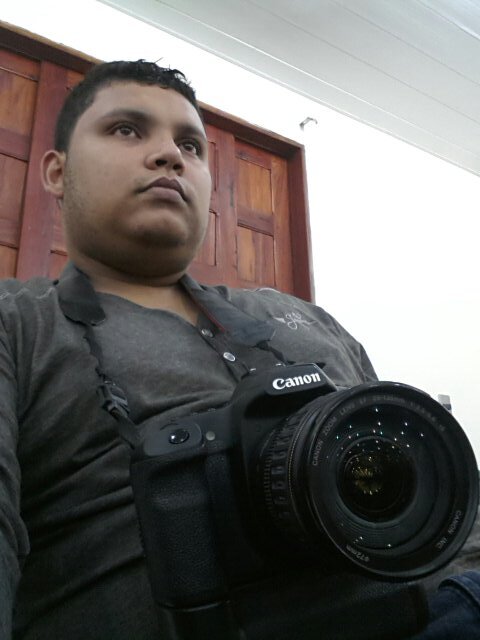 Repórter Cinematográfico, Fotógrafo, acadêmico de publicidade e propaganda