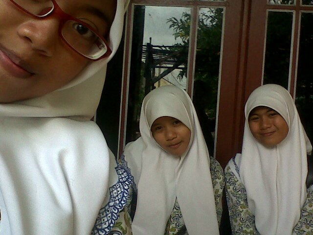 Kawan ^^ kisah terindah bersama kalian ({}) ;)