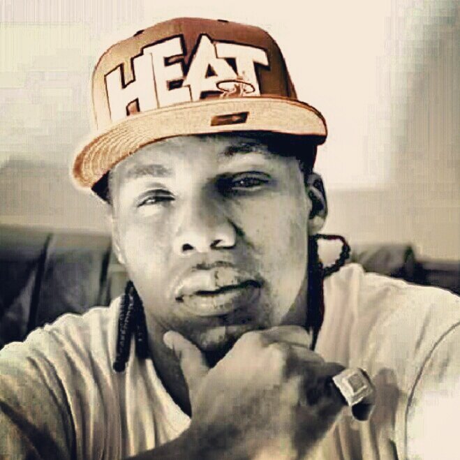 Gutta Music Presents The Hottest In The City//Keep It Texas Luv Texas.For Booking: mrguttabm@gmail.com Tune In