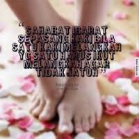 Terkadang, meski telah terluka, kamu memilih tuk tetap bertahan dgn harapan dia yg kamu cinta akan berubah dan akhirnya tulus mencinta