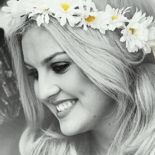 Hy!This is  Hungaryan fanpage!I love Perrie Edwards.#ZerrieLove♥✌✌✌Little Mix PLS folow me:'33Folow me and Folow back;)