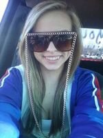 puchicasta371's profile picture. El orgullo te podra hacer sentir fuerte, pero JAMaS te hara sentir feliz.