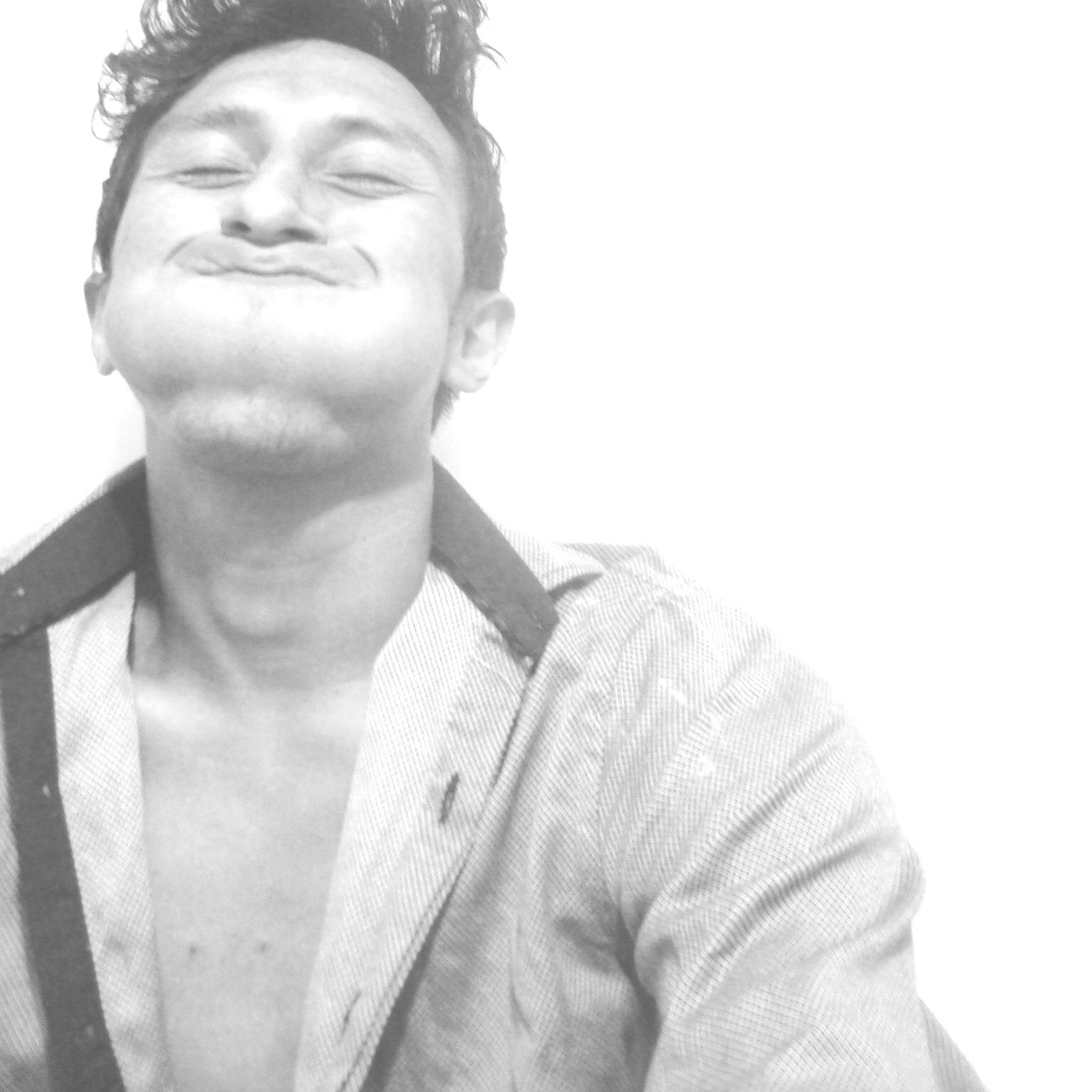 Youtuber Colombiano, Dedicado a la creacion y produccion de contenido Original de Humor, Have Fun!!