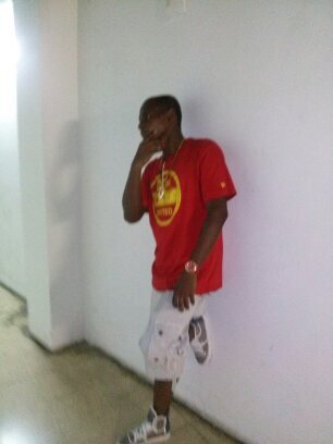 ZoZowe's profile picture. La pluma del ring