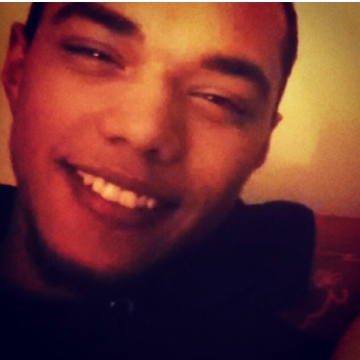 Canons&BigGuns Where I Reside PrettYBoYBitcH But Dont Let Da Name Fool Yah ! Money The Motivaion.  Dreams&Dollaz Im Chasin
  Follow Me Bitch Follow Me !