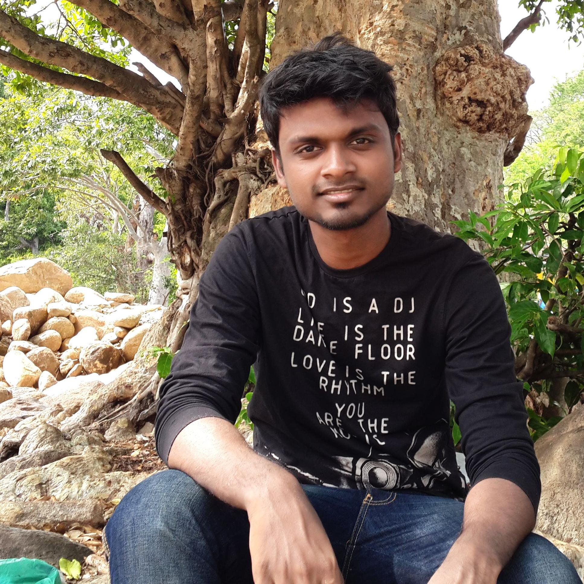 Photo enthusiast, UI Designer, Electronics Engineer, Guitarist