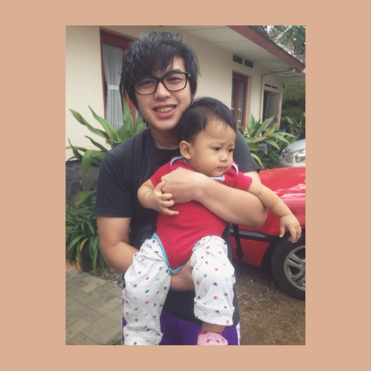 parisdorthen's profile picture. Simple Person