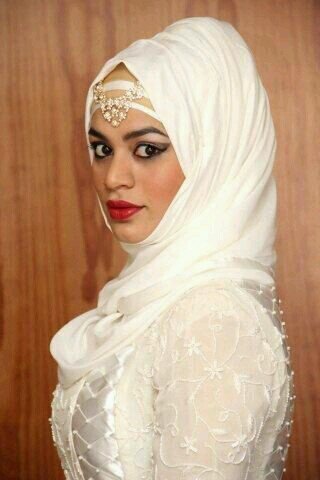 Muslim♡..Hijabi... Total Bookworm... Coffee Addict... Baking Junkie... In love with all things beautiful-  from breath taking sights to starry nights★☆ Wife