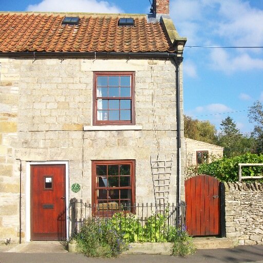 A beautiful 2 bedroom Holiday cottage in the heart of the North York Moors. https://t.co/6ACUpATR8E
