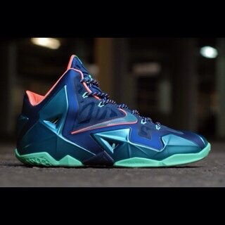 Jon4th4nW1j4y4's profile picture. Just say the magic word : smile ;)