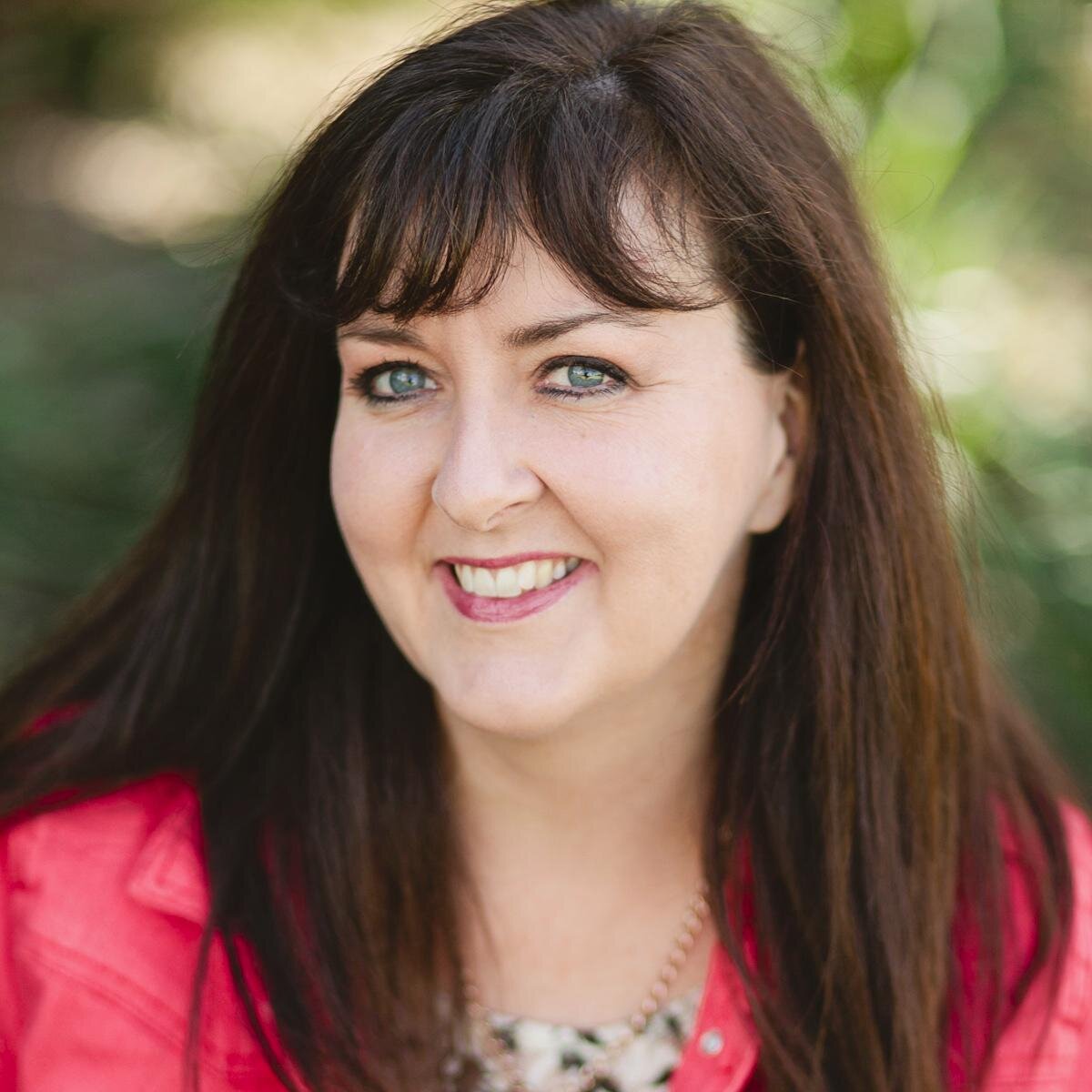 Author | Speaker | Organic Garden Consultant. Inspiring & teaching people to live sustainably + grow an abundant edible healing garden with easy DIY tutorials.