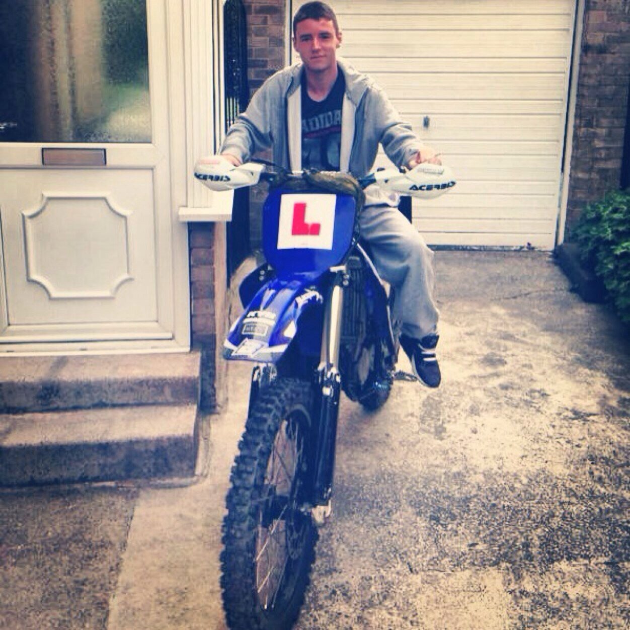 macman____'s profile picture. I like big booty bitches.