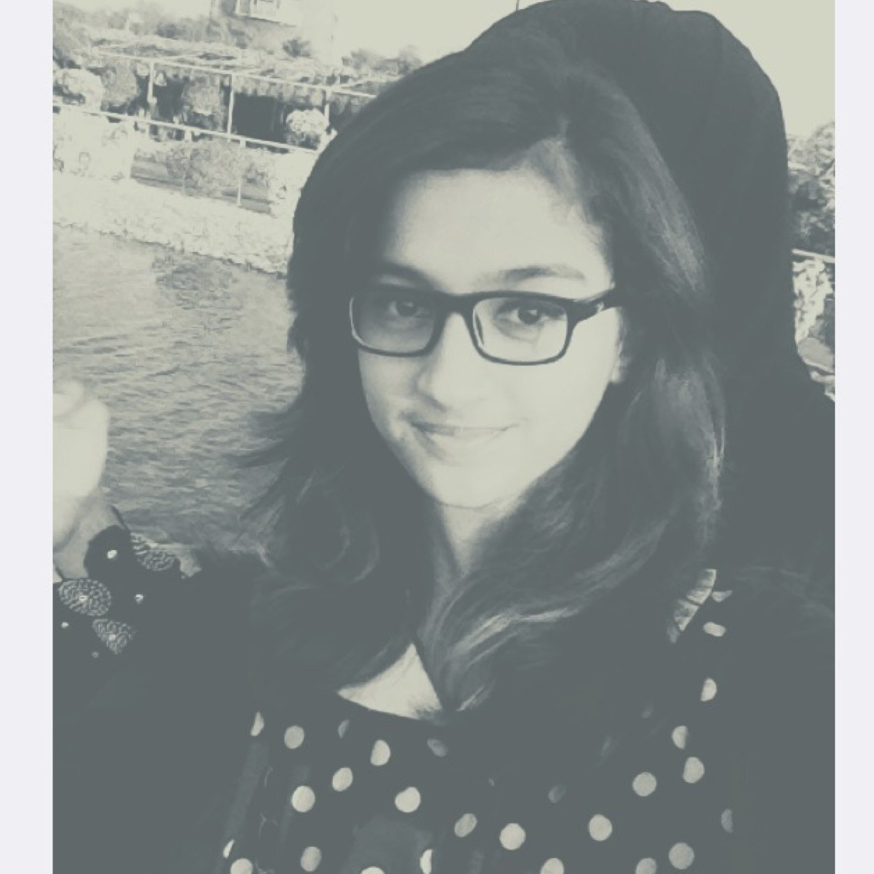 fizza_ayaz's profile picture. I like CHOCOLATE :D