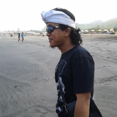 el_yuzr's profile picture. Hidup biasa asal punya moral. Berfikir sebelum bicara