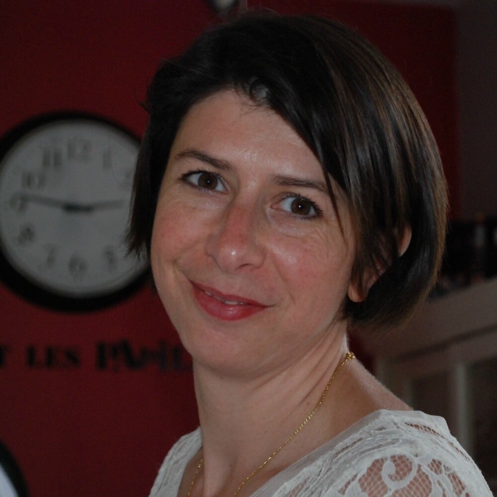 Entrepreneure, j'aime la gastronomie et le vin, les arts graphiques... et je suis fan de ma région : Bordeaux et le Sud-Ouest.