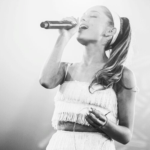 Arianataur's profile picture. *watches problem again and again*