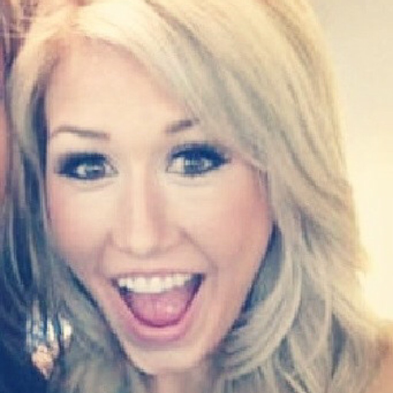 TabithaLauren9's profile picture. dog lover & dragon slayer Romans 8:28