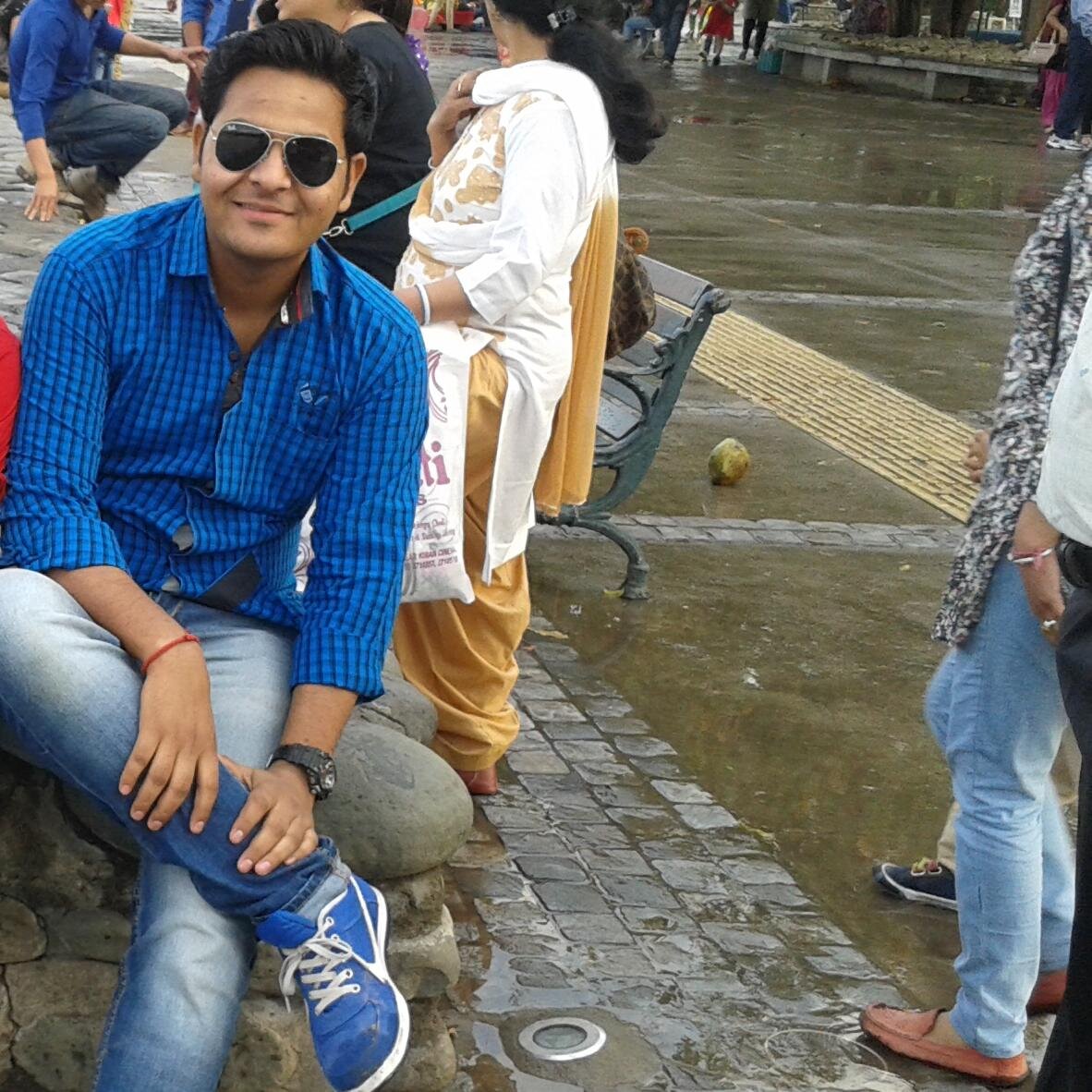 24 |Working in Alkem lab.| Loves Photography,Gaming, shreya & arjeet's voice and Hollywood movies.