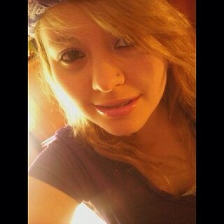 ukvittoria426's profile picture. Veo una cucaracha y grito como si fuera un asesino en serie.