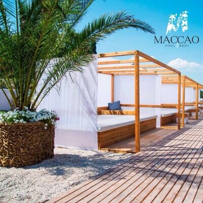 La terraza de moda este verano en Valencia. Piscina abierta por las tardes y por la noche discoteca. Ambiente Tecnho, Comercial & Chill Out. +info 622102149