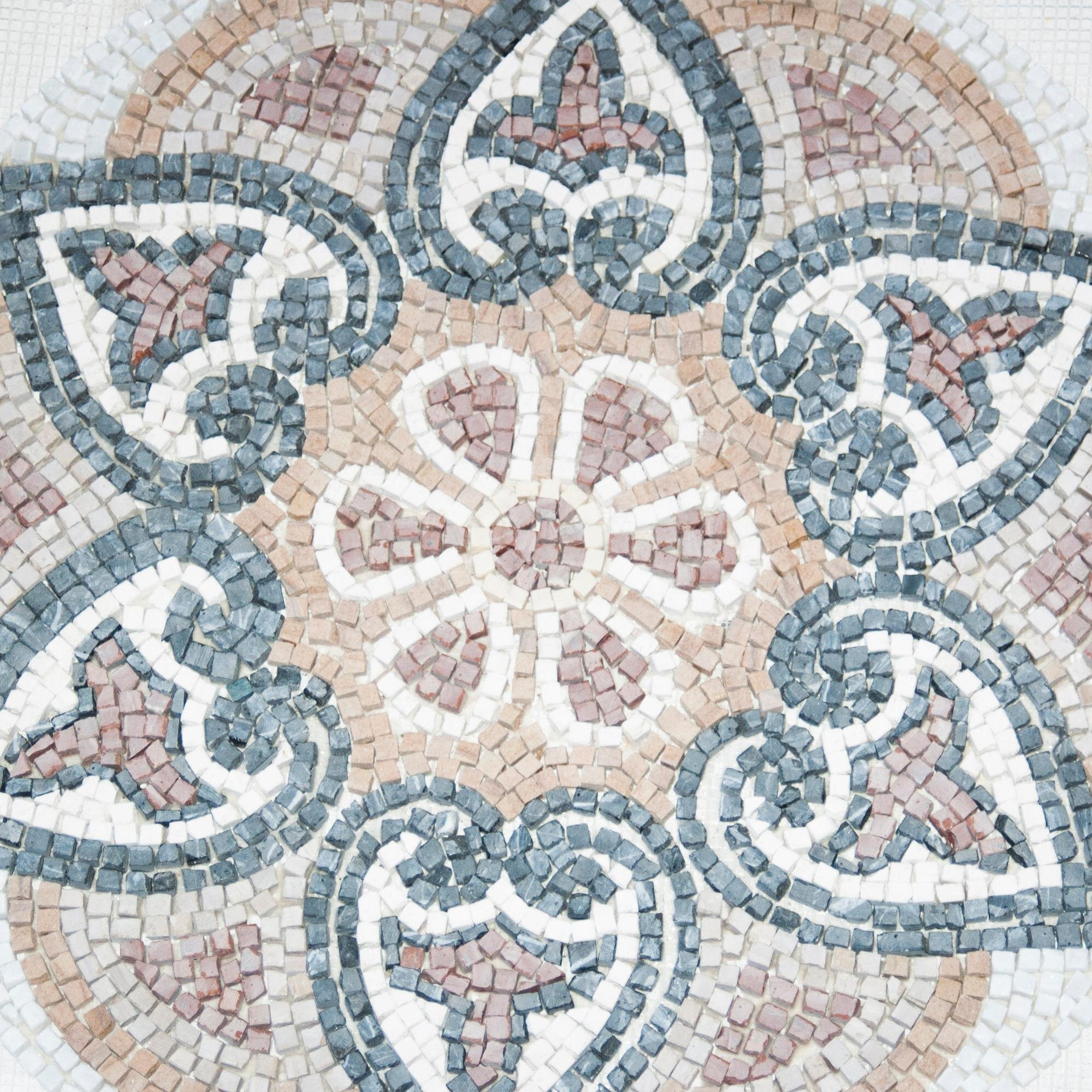MosaicoStone Decoración is the best option to decorate your home or work. Offers a unique combination between styles and colours in piezes of art.