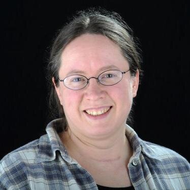 Gelernte Chemikantin, Biochemie und Informatik studiert. Nun Selbständig mit Büro- und Vertriebsdienstleistungen.