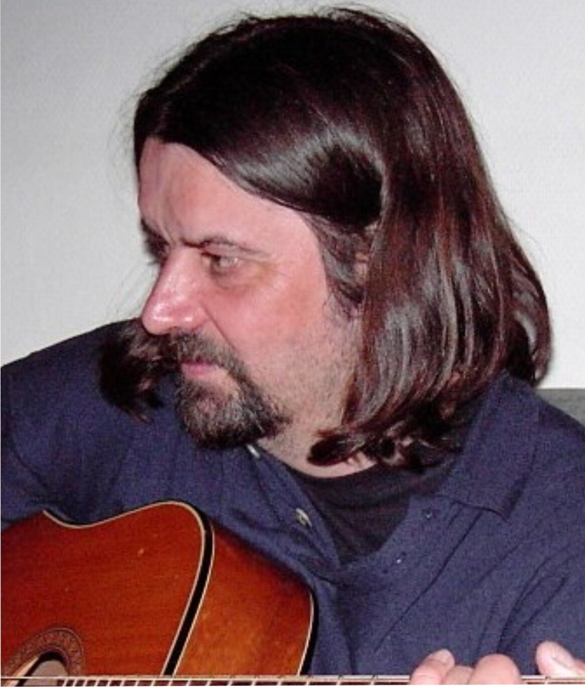 Penmen2Penmen's profile picture. Toisinaan ajatteleva, enimmäkseen sopeutuvainen myhäilijä. Kitaran soitto, runoilu ja paremman maailman rakentelu. Karstula.