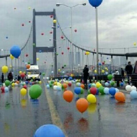 ‏‏‏‏‏‏‏‏‏‏‏‏‏‏‏‏‏‏المكان الوحيد الذي يَهِبُكَ الحُب بِدون مُقابِل هو حُضن أُمك .. ~                          وفي صمتنآ ي عيني تسكن حكايآت . ♡
