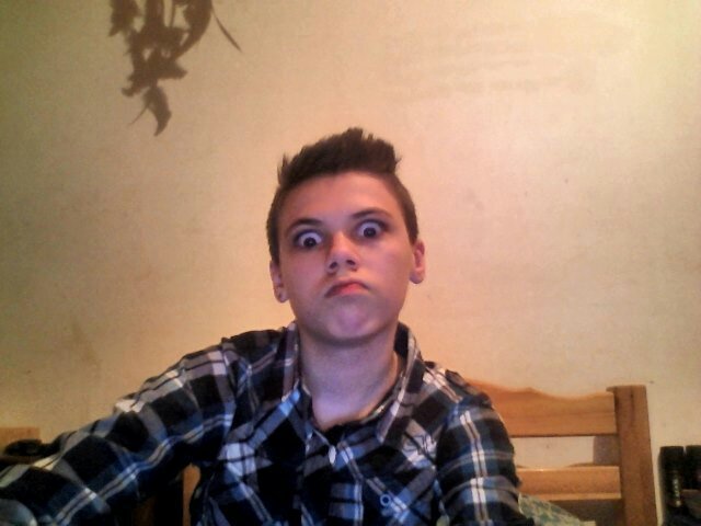 Joueur cod de 14 ans / pseudo : Mr_FaNa_ (ps3)/ Team NeroX