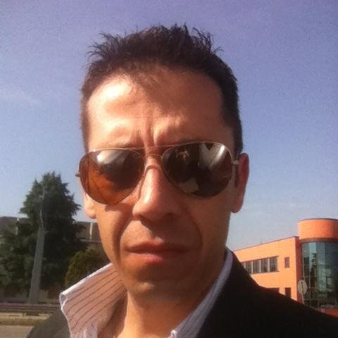 Sono Orafo professionista ideatore di alcune collezioni di grandi maison di gioielleria, gemmologo. Esperienze di network marketing.
