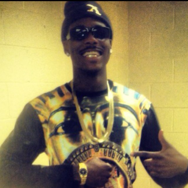 Im getting money hoe i put it on my daddy. Im 2 much for these niggas & 3much 4 these hoes. Alot of niggas hate me & alot of hoes love me so i guess we even.