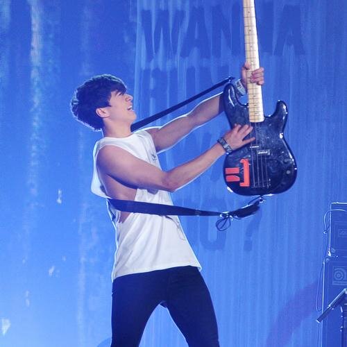 follow @hxmmocalxx // saved acc // @hxmmocalxx will follow you back :) // DON'T FOLLOW // Thankyou guiseeee ludd u! :)