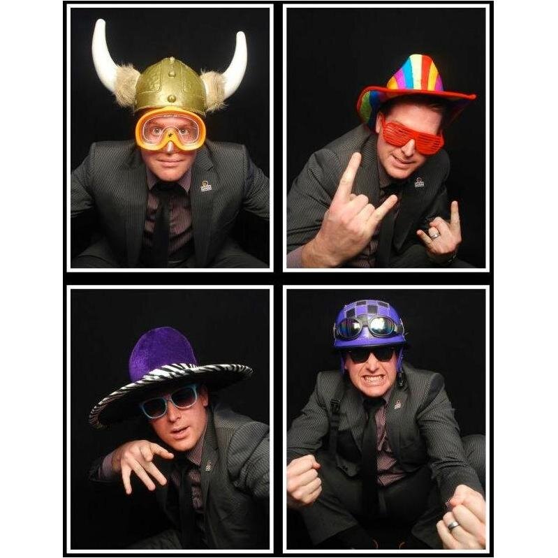 Daddy, hubby and buddy.
Biker, boarder and bloke.
Gamer, grumbler and geek.
Drinker, thinker and sometimes stinker.

Tweets are mine, but I work @CapitalOneUK