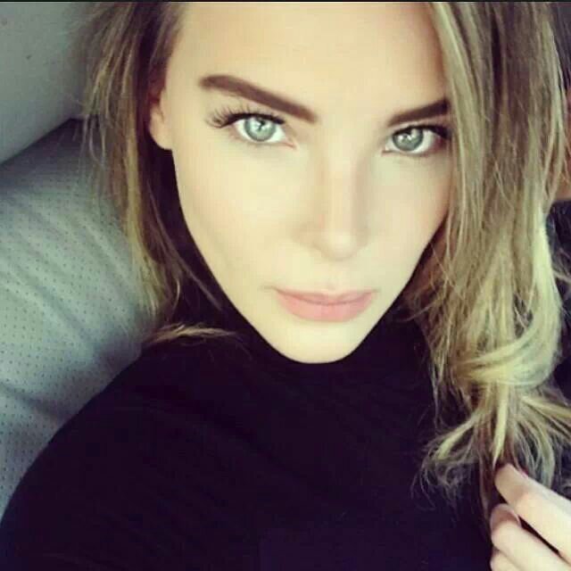 Hasta que la muerte nos separe y apareció la muerte vestida con minifalda, tacones y top.