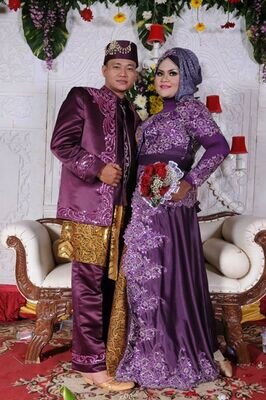 Terkadang kita harus meminta maaf, bukan karena kita salah, namun karena kita tak ingin hubungan kita dengan seseorang berakhir